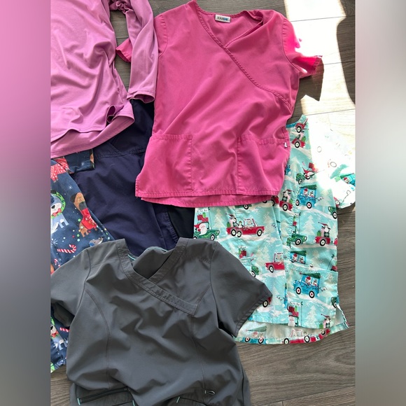 Scrub top lot! - Picture 4 of 4